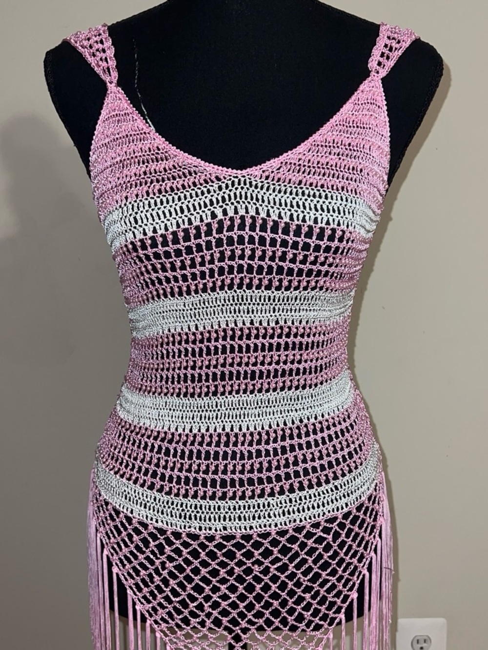 Cache Pink and White Crochet Fringe Beaded Tank - Picture 5 of 6